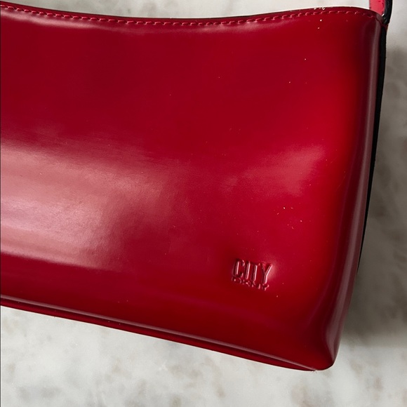 Vintage deadstock. DKNY red patent shoulder bag - Picture 5 of 6